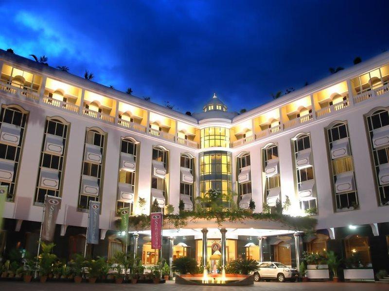 Hotel Sandesh The Prince Mysore Exterior foto